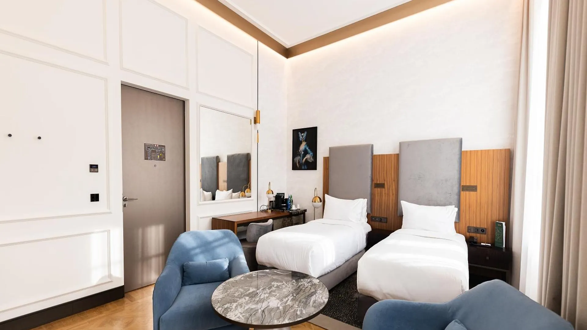 Hotel Verte, Warsaw, Autograph Collection