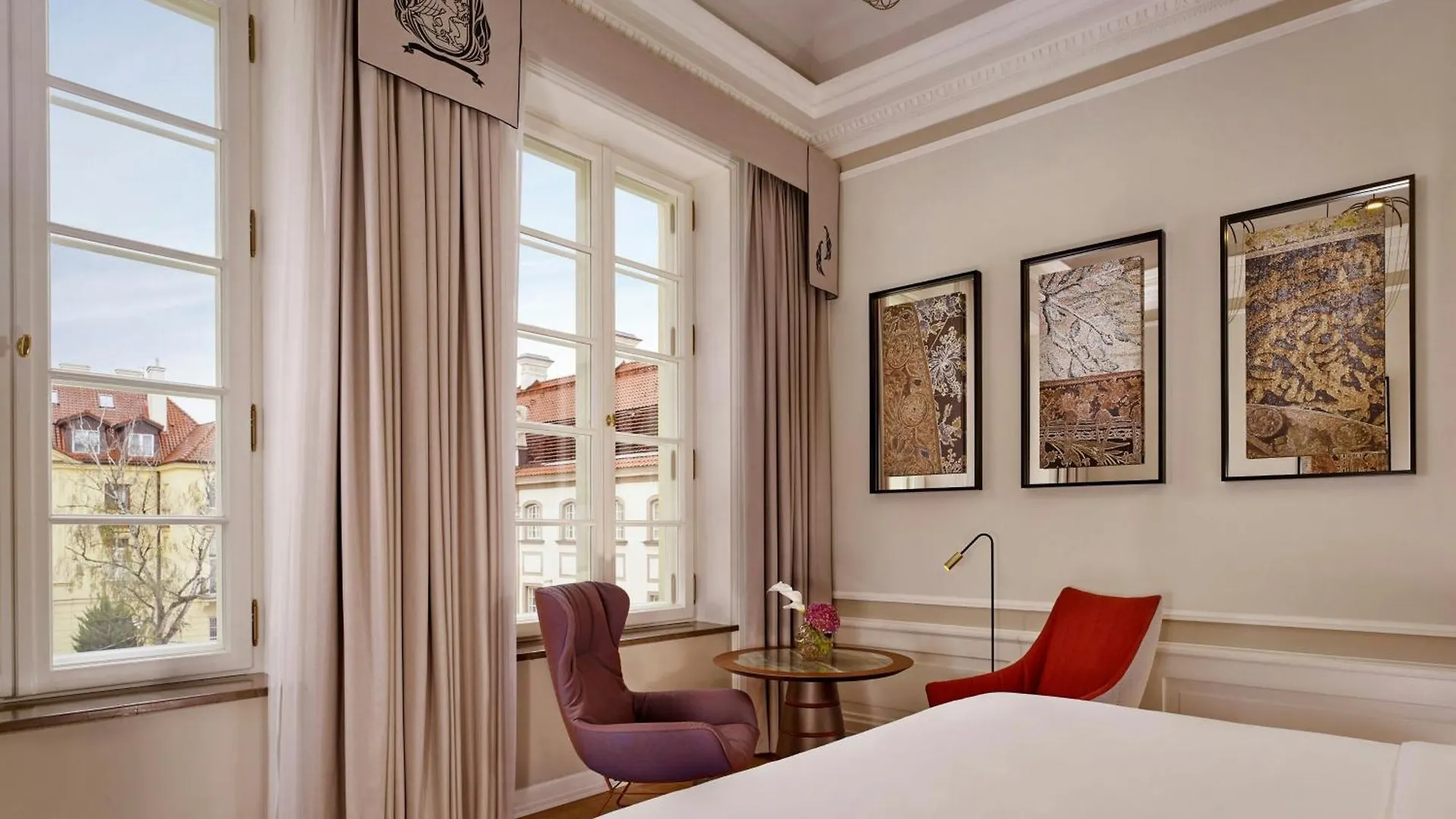 Hotel Verte, Warsaw, Autograph Collection