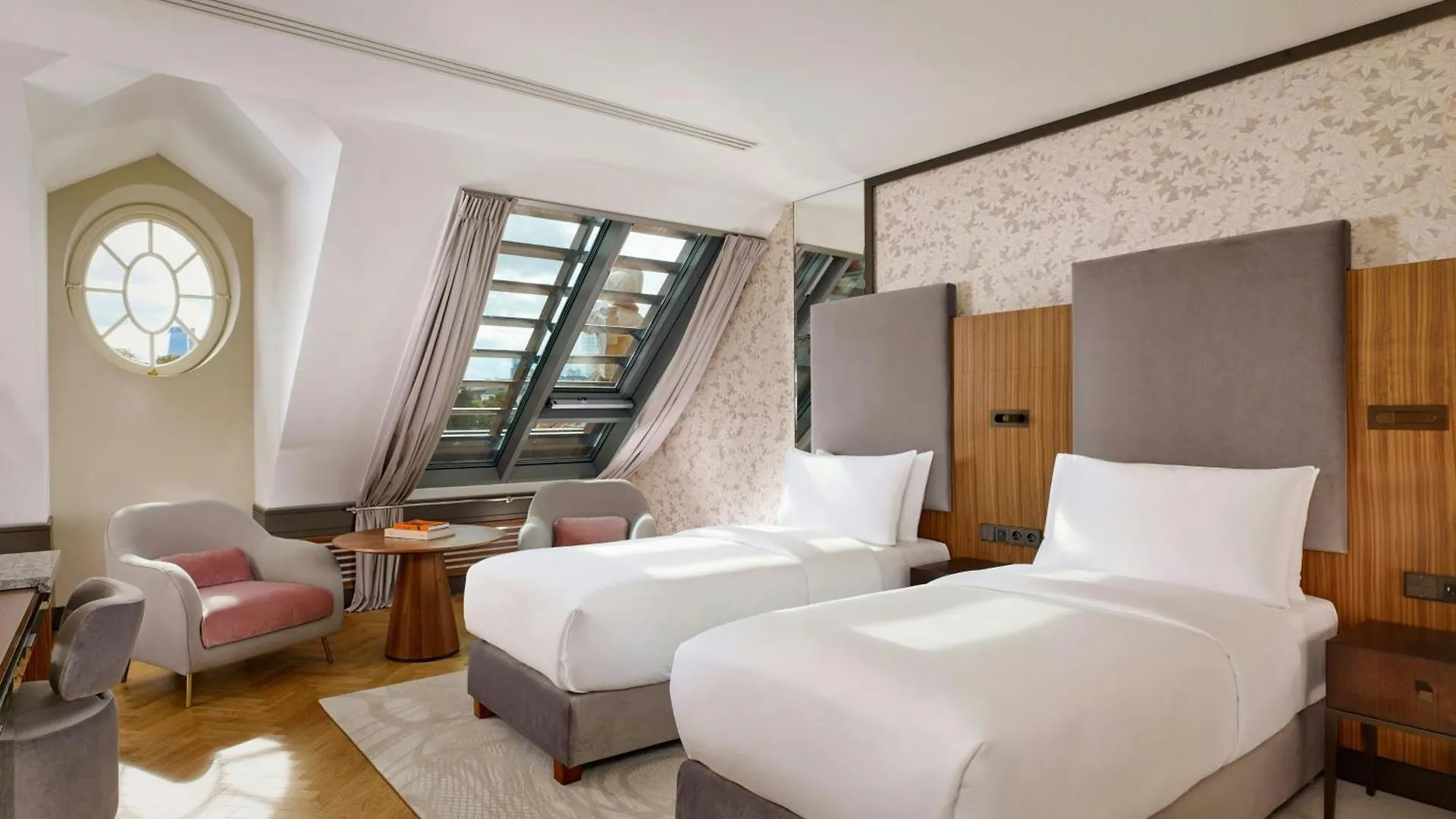 Hotel Verte, Warsaw, Autograph Collection
