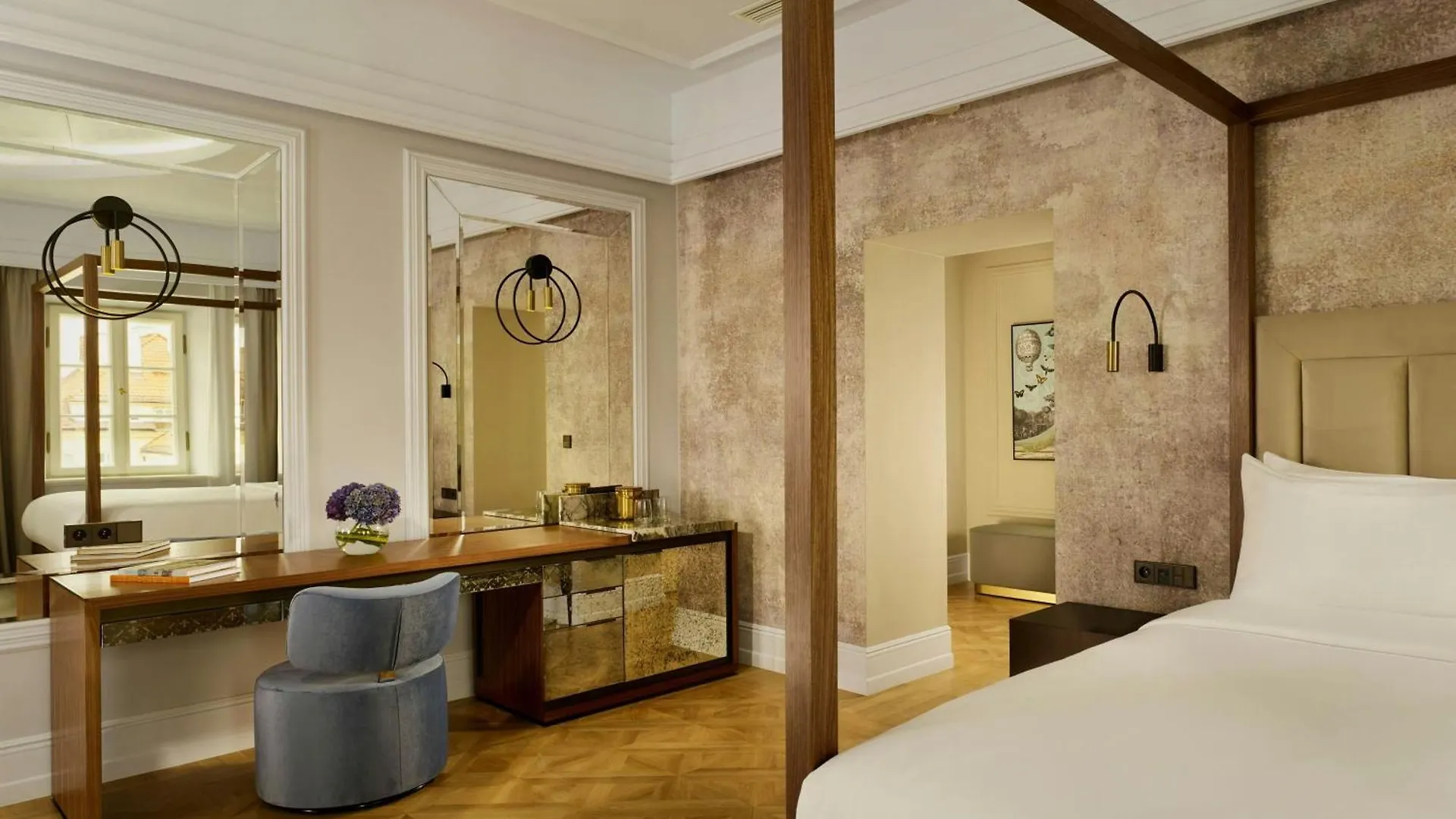 Hotel Verte, Warsaw, Autograph Collection