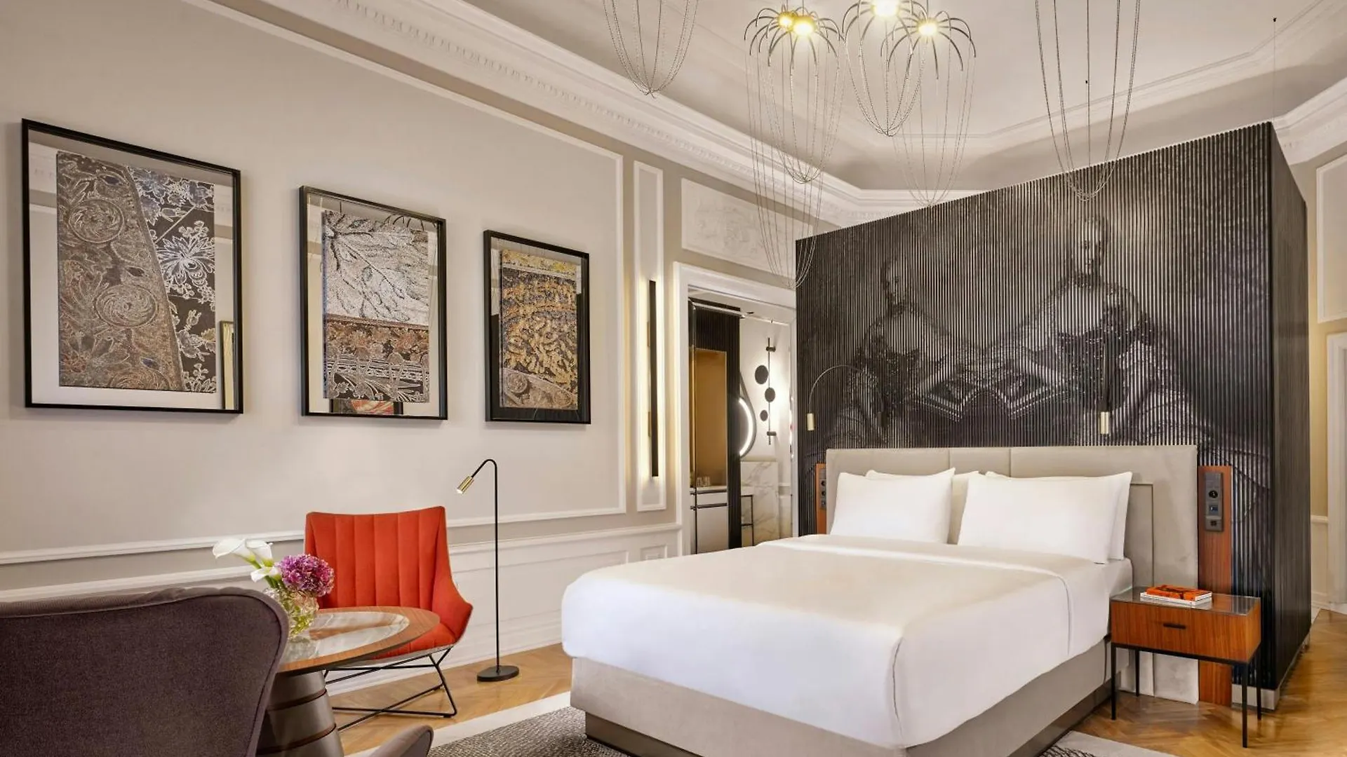Hotel Verte, Warsaw, Autograph Collection